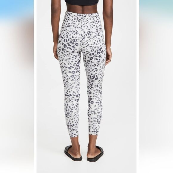 Varley Blue And Black Animal Print Leggings 25" Inseam Size Small - Picture 9 of 9